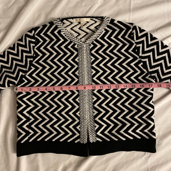 Sweater - Picture 4 of 6